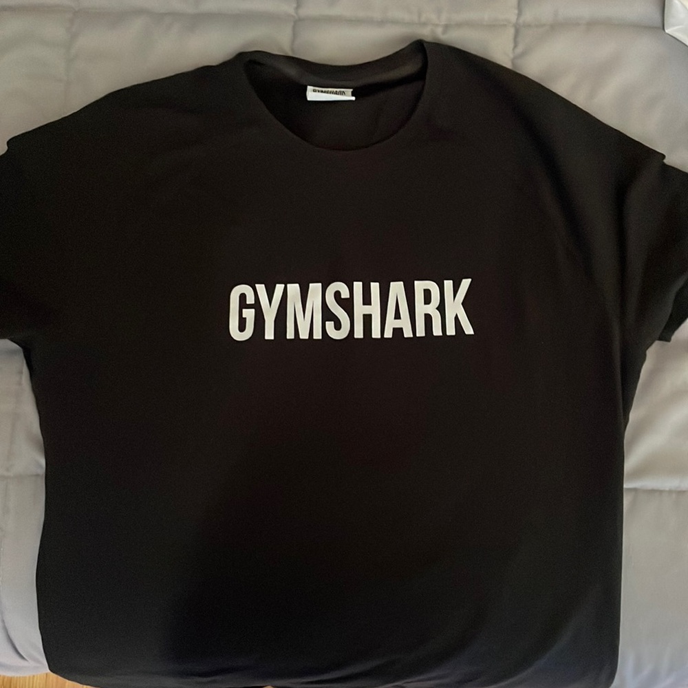 NWOT GYMSHARK TEE MENS🦈